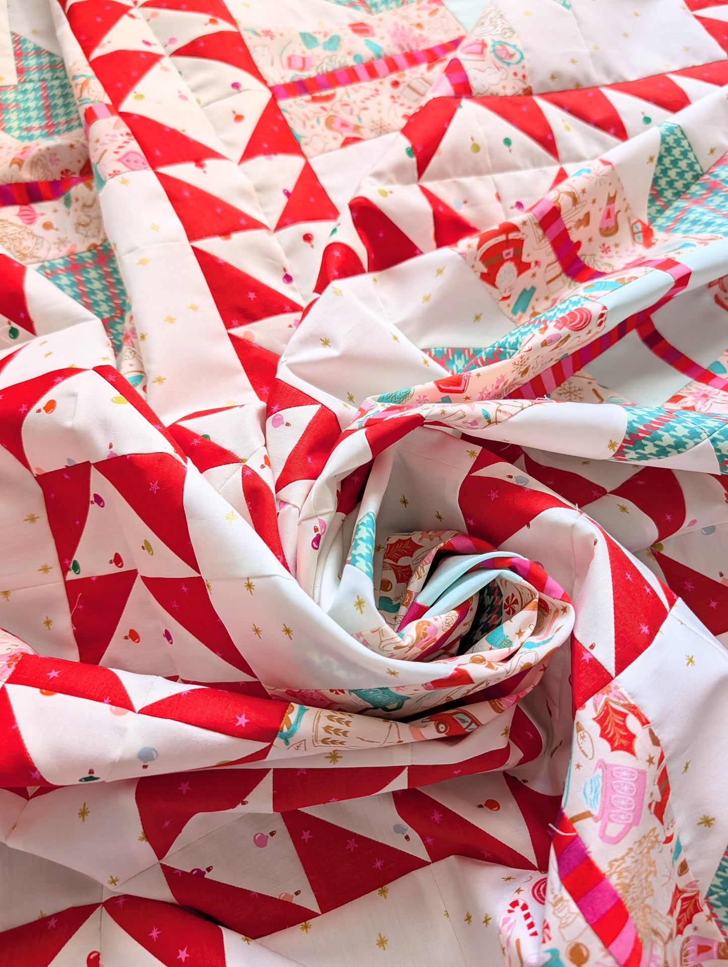 Peppermint Presents Quilt Pattern | WHOLESALE