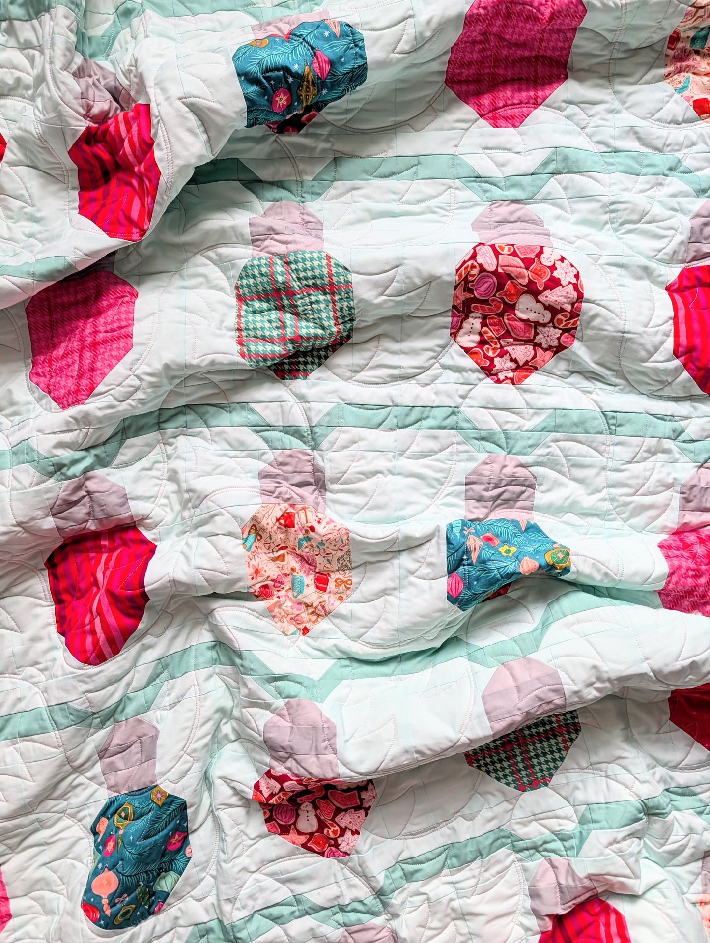 Let It Glow Quilt Pattern | WHOLESALE
